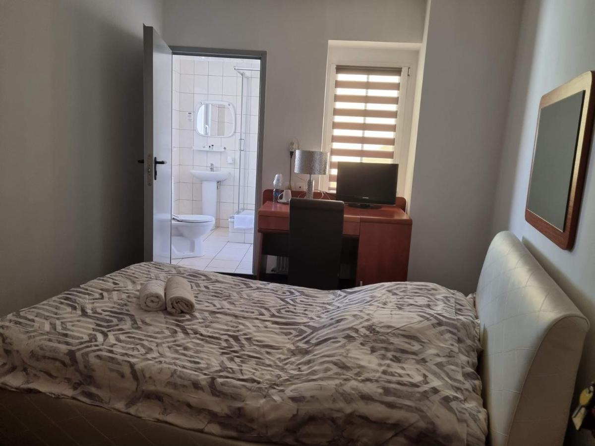 Przy Zelaznym Moscie Bed & Breakfast โควอตสโก ภายนอก รูปภาพ