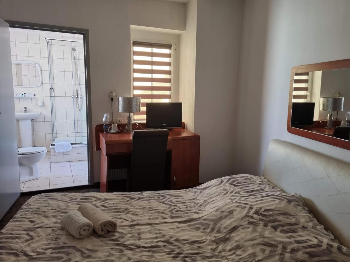 Przy Zelaznym Moscie Bed & Breakfast โควอตสโก ภายนอก รูปภาพ